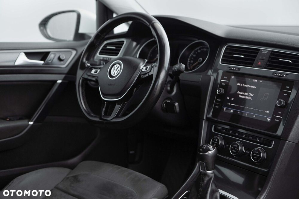 Volkswagen Golf 1.6 TDI BMT Comfortline - 26