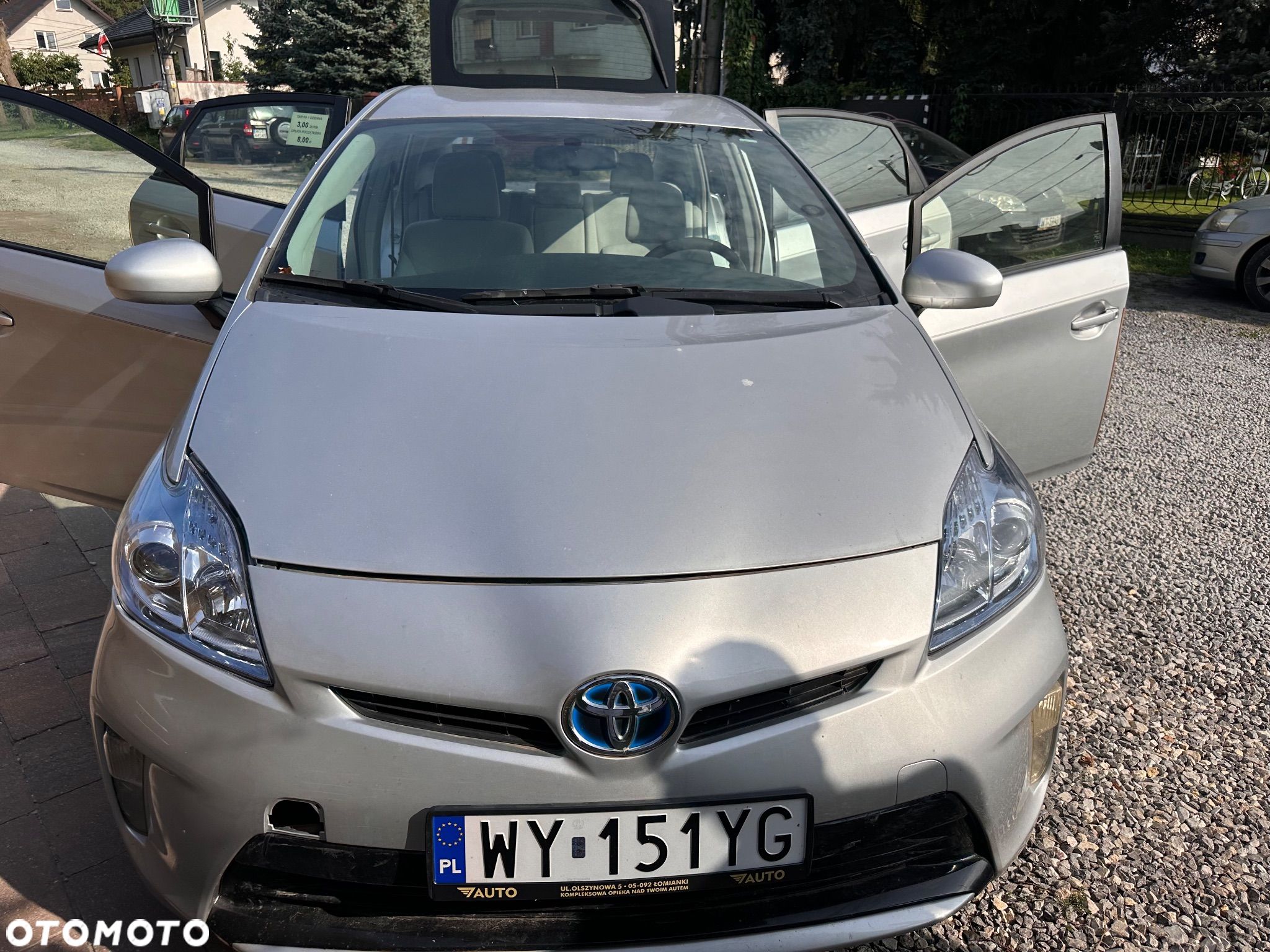 Toyota Prius (Hybrid) - 1