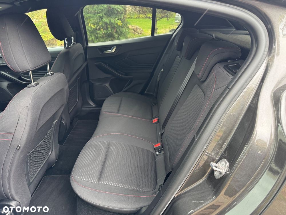 Ford Focus 1.5 EcoBlue Start-Stopp-System ST-LINE STYLE - 17