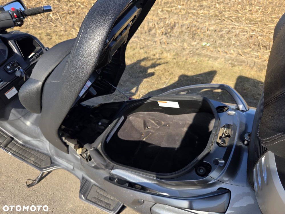 Suzuki Burgman - 10