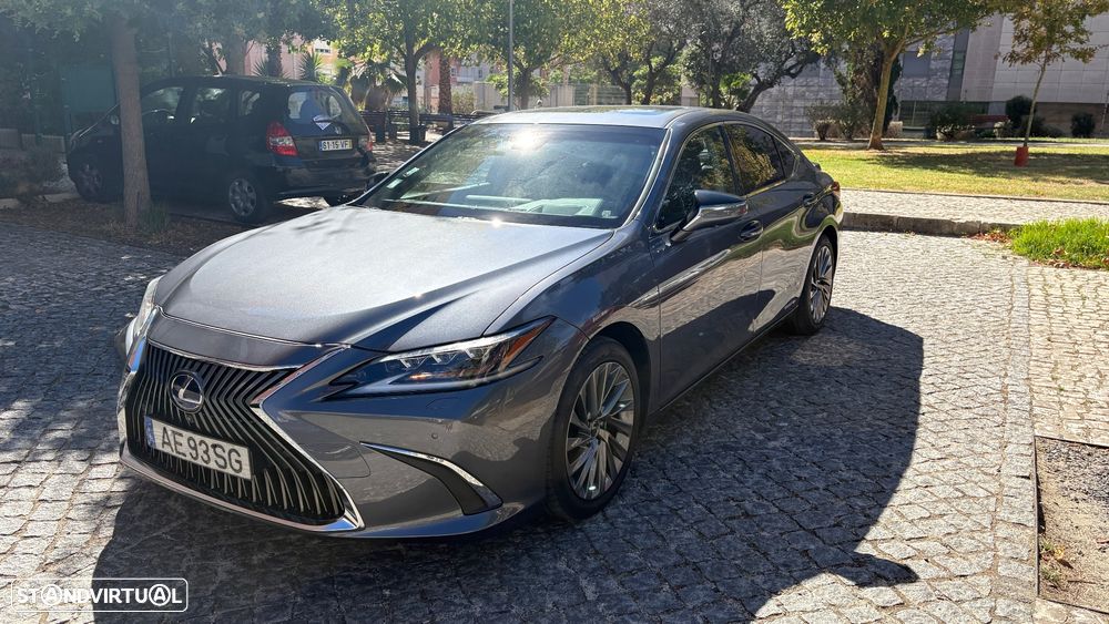 Lexus ES 300h Luxury+ - 1