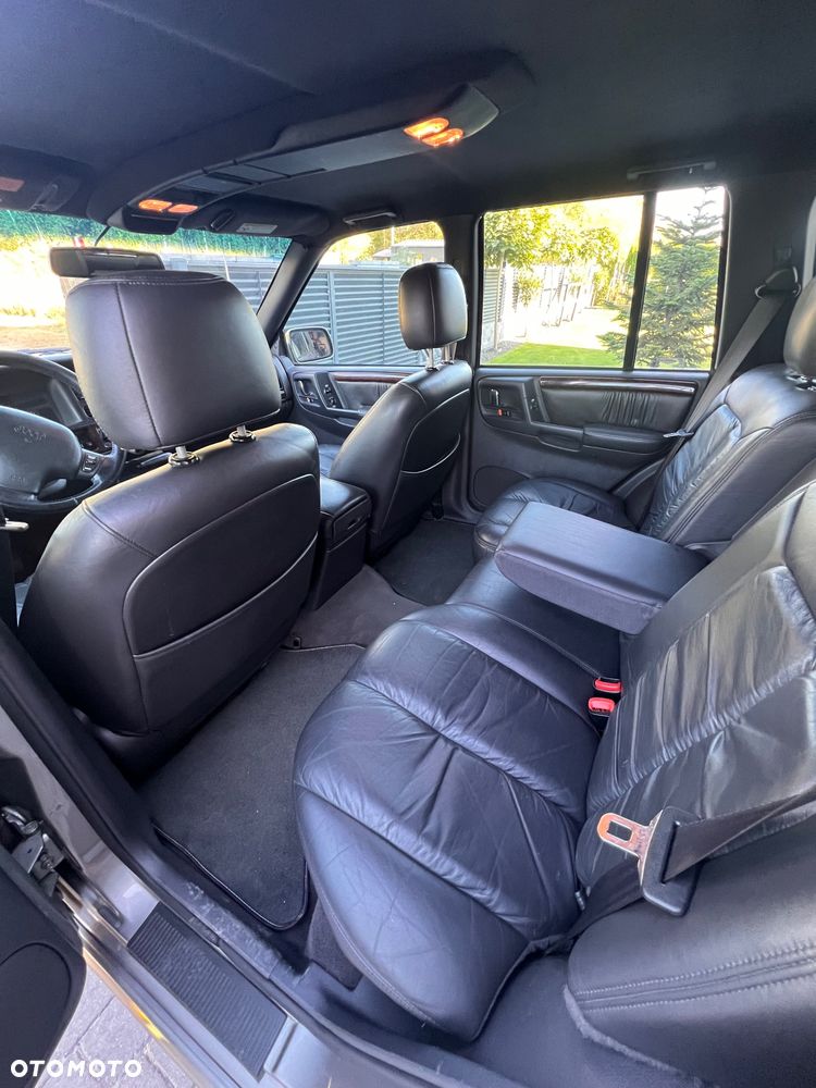 Jeep Grand Cherokee - 11