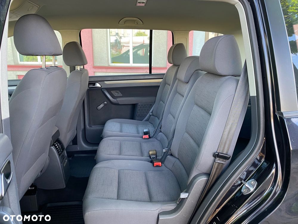 Volkswagen Touran - 18