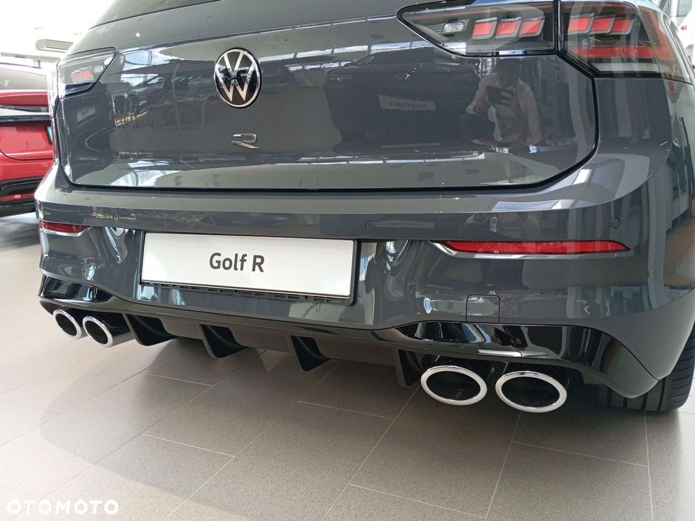 Volkswagen Golf - 25