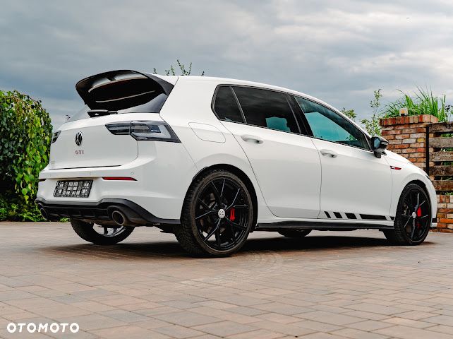 Volkswagen Golf - 4