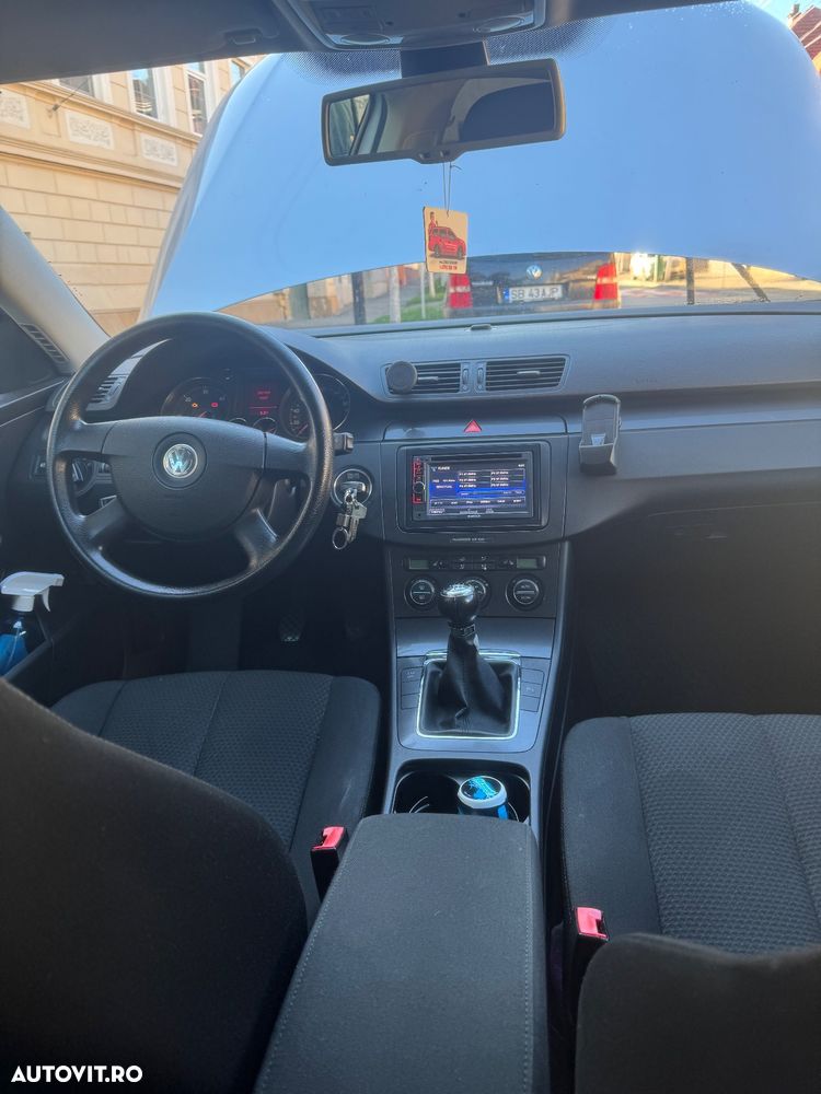 Volkswagen Passat - 8
