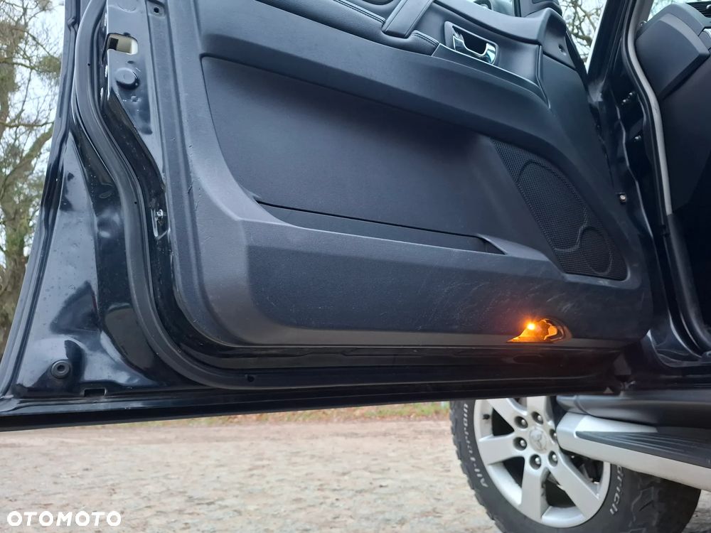 Mitsubishi Pajero - 19