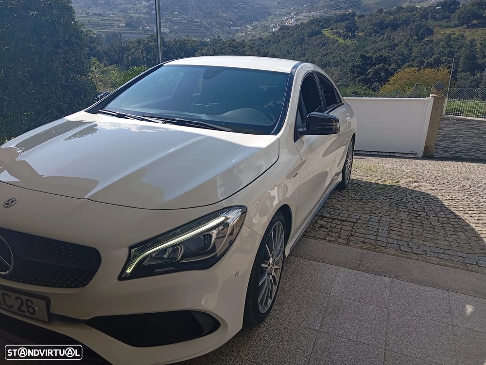 Mercedes-Benz CLA 200 d Shooting Brake AMG Line Aut. - 4