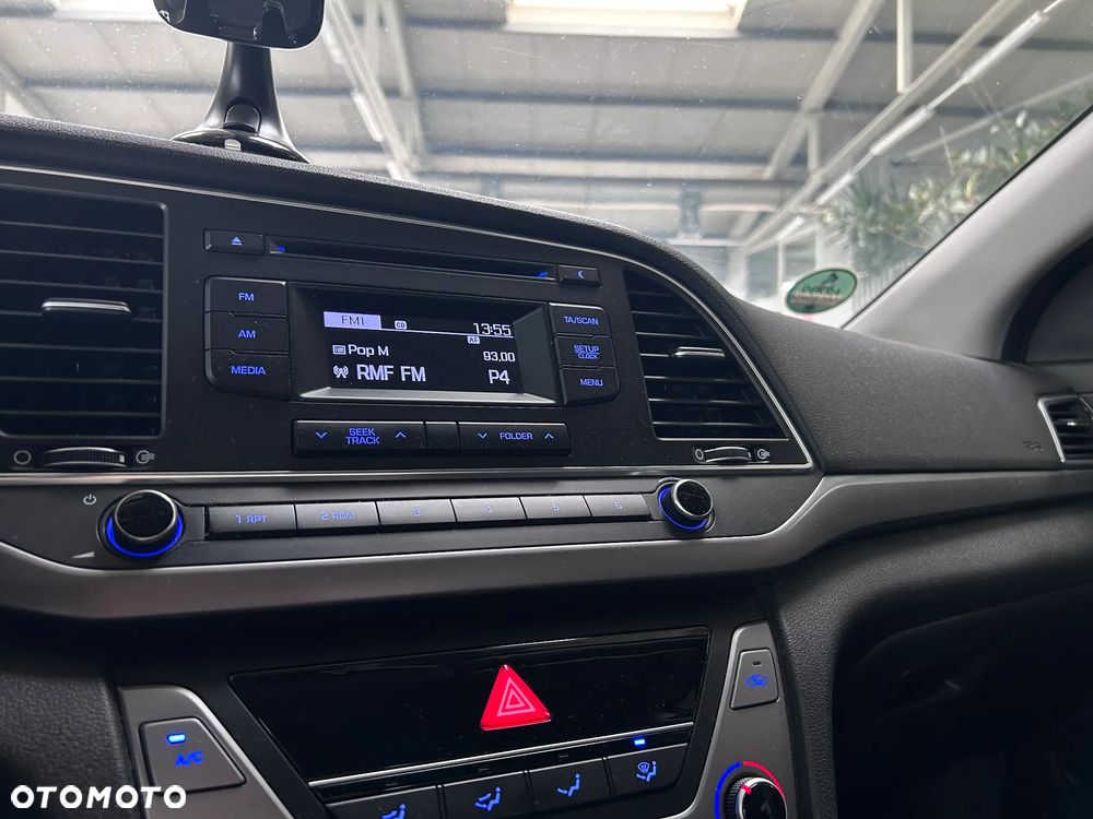 Hyundai Elantra 1.6 Classic Plus - 14