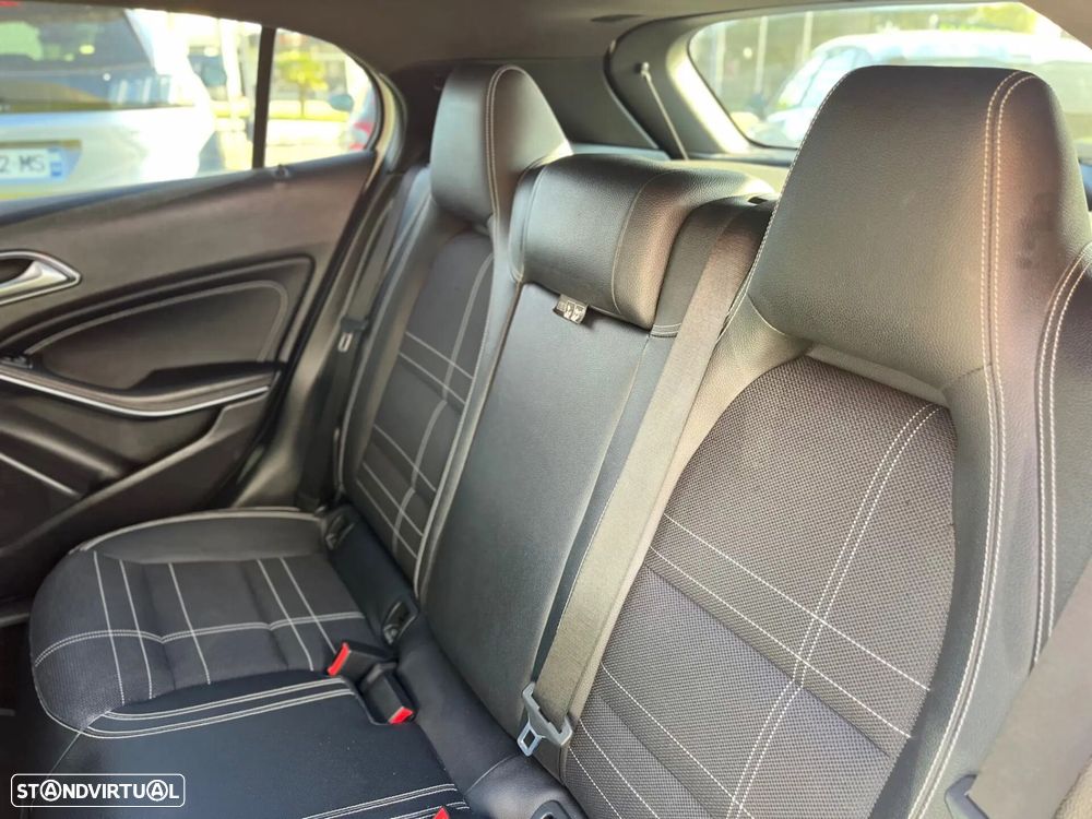 Mercedes-Benz GLA 200 d Aut. - 18