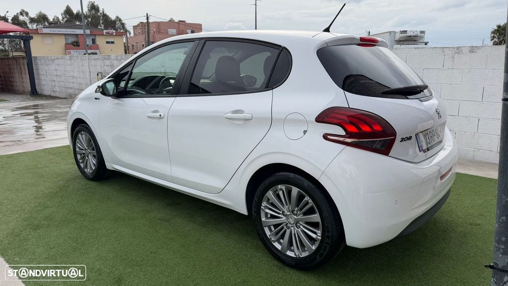 Peugeot 208 1.2 PureTech Style - 11