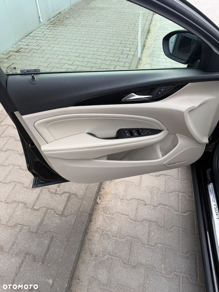 Opel Insignia - 24