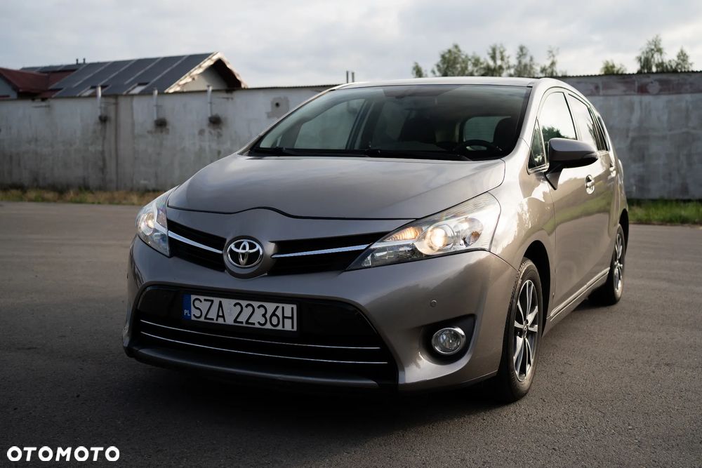 Toyota Verso 1.6 D-4D 5-Sitzer Start/Stop Skyview Edition - 2