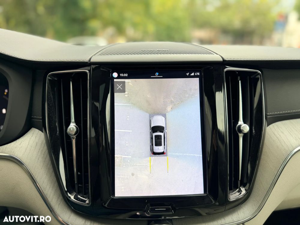 Volvo XC 60 B4 D AWD Ultimate Bright - 27