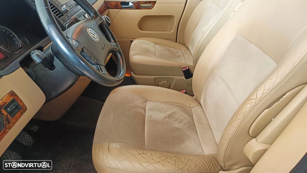 VW Multivan 2.5 TDi Highline - 10