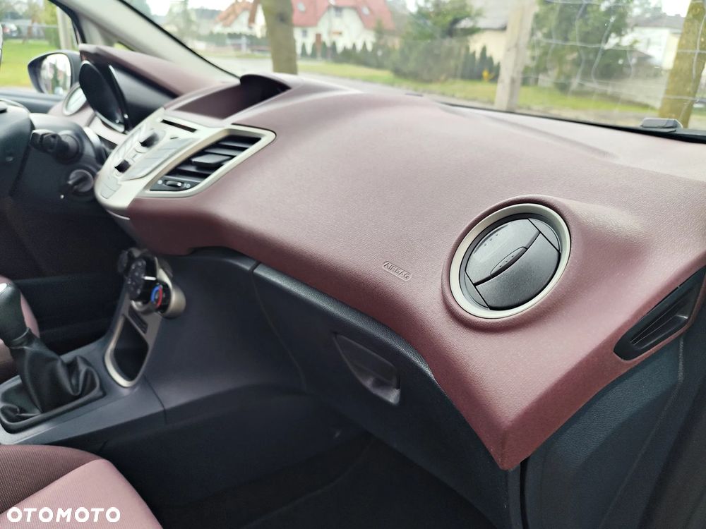 Ford Fiesta 1.25 Titanium - 38