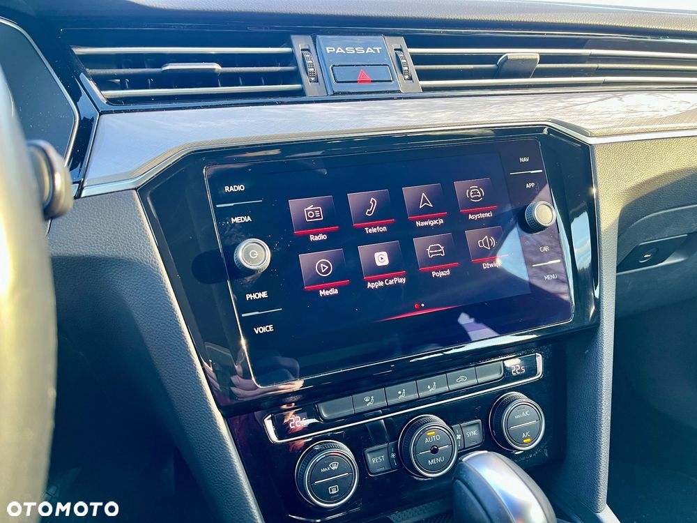 Volkswagen Passat 1.6 TDI SCR DSG Business - 18
