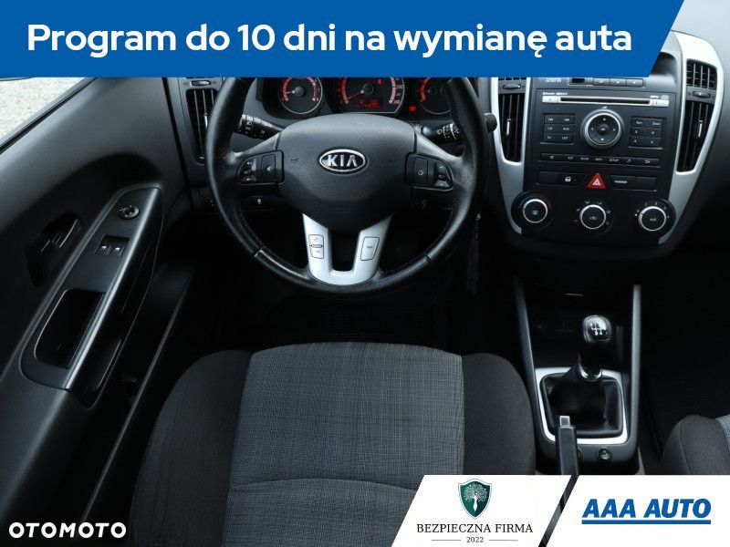 Kia Ceed - 9