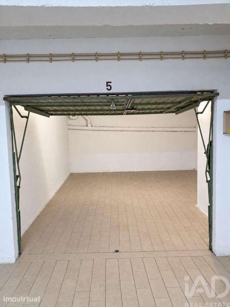 Parque de Estacionamento / Garagem / Box em Portimão de 26 m2 - Grande imagem: 4/7