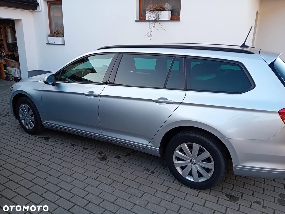 Volkswagen Passat 2.0 TDI SCR DSG Elegance - 9