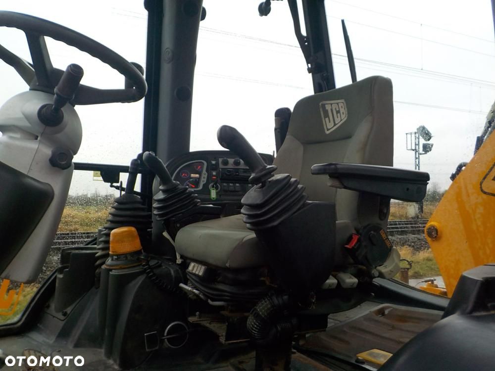 JCB 3CX - 13