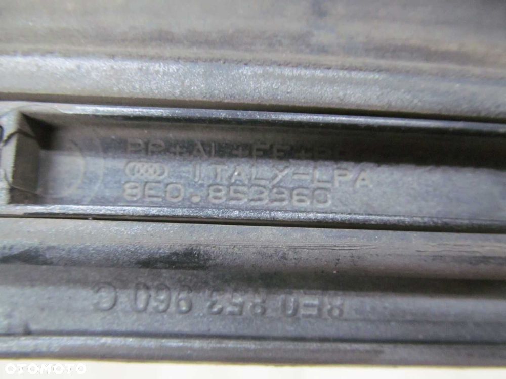 AUDI A4 B7 LISTWA DRZWI PRZOD DOLNA PRAWA 8E0853960 LY7H S-LINE 01-07 - 4