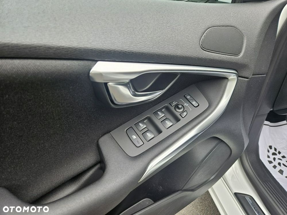 Volvo V40 D2 Momentum - 18