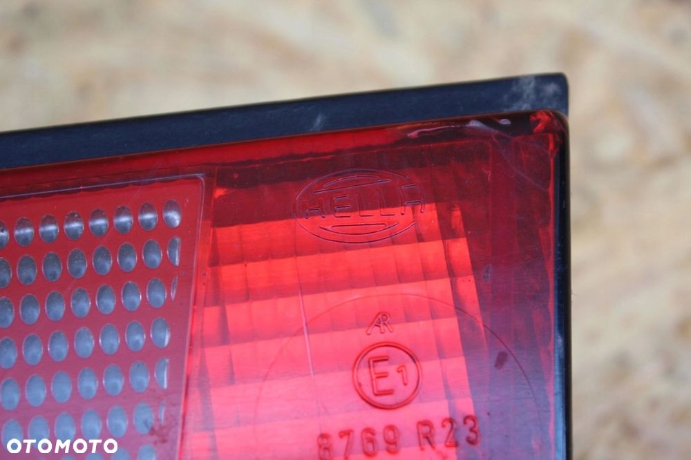 Lampa tylna w klapę PRAWA BMW e34 sedan 1384012 - 1