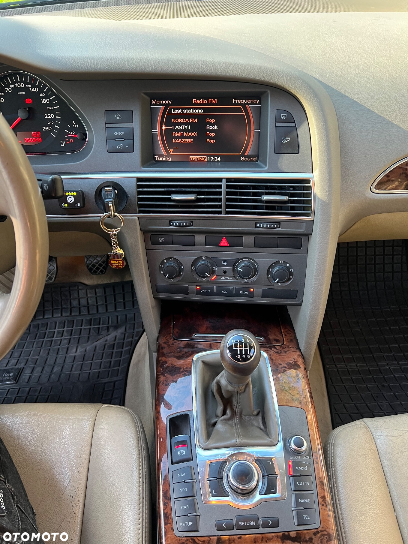 Audi A6 2.4 - 18