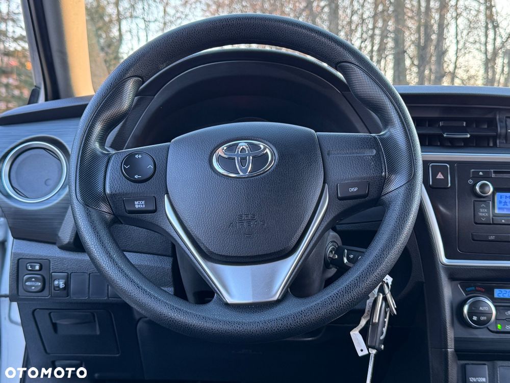 Toyota Auris 1.33 Dual-VVT-i Cool - 36