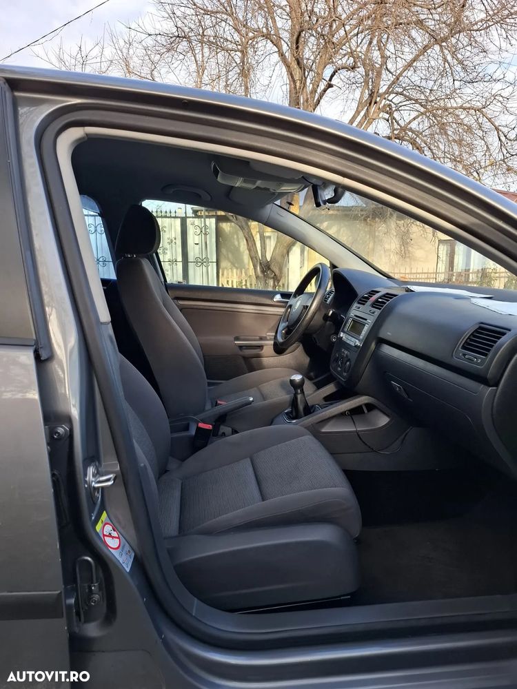 Volkswagen Golf - 10