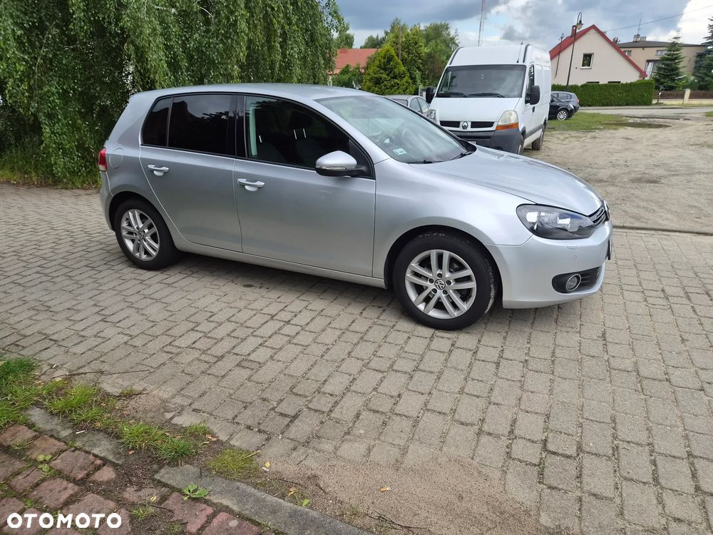 Volkswagen Golf 1.6 TDI DPF BlueMotion Technology DSG Comfortline - 4