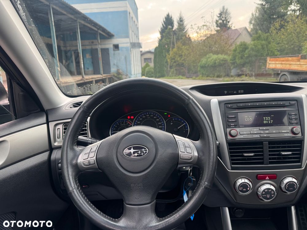 Subaru Forester 2.0 i Exclusive - 14