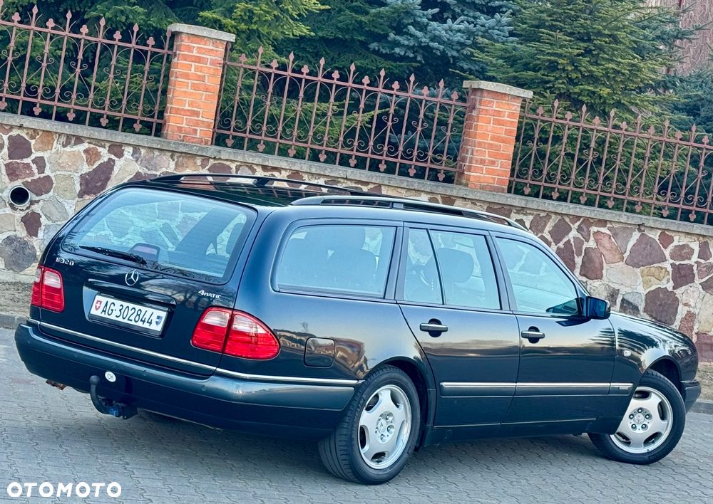 Mercedes-Benz Klasa E 320 T 4-Matic Elegance - 11