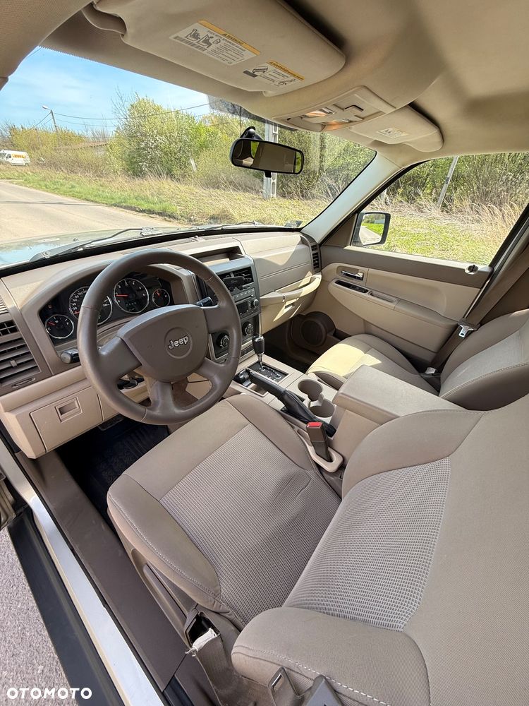 Jeep Cherokee - 7
