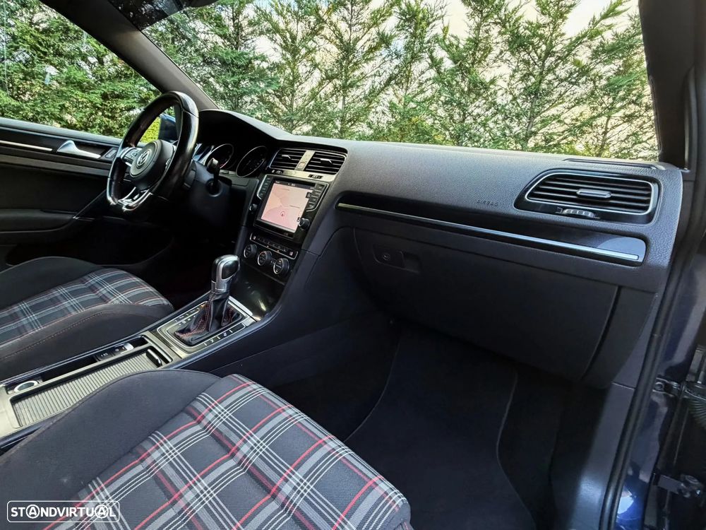 VW Golf GTI Performance BlueMotion DSG - 11