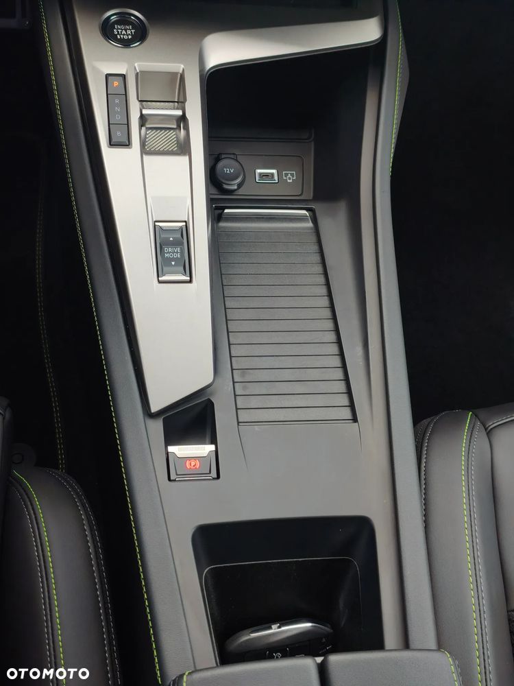 Peugeot 408 1.6 Plug-In Hybrid 225 GT E-DCS7 - 22