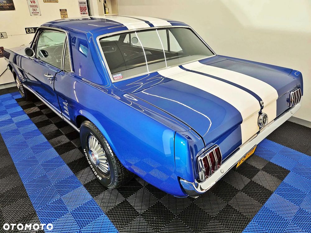 Ford Mustang - 24
