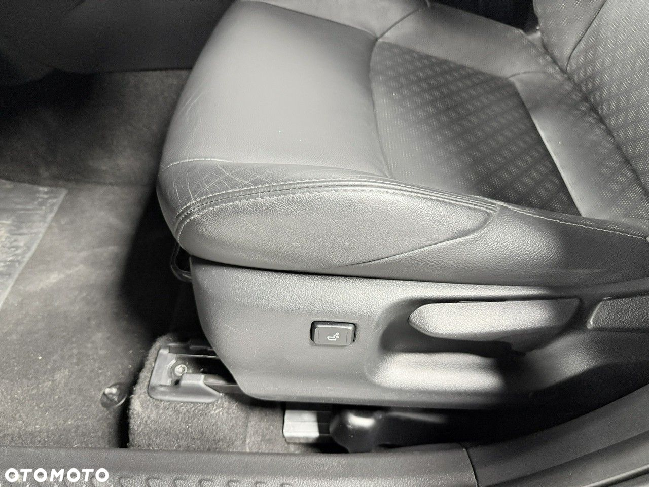 Toyota C-HR 1.2 Turbo Lounge - 34