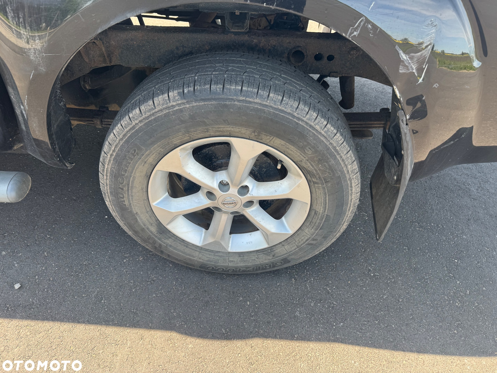 Nissan Navara 2.5 TDi Base / XE - 15