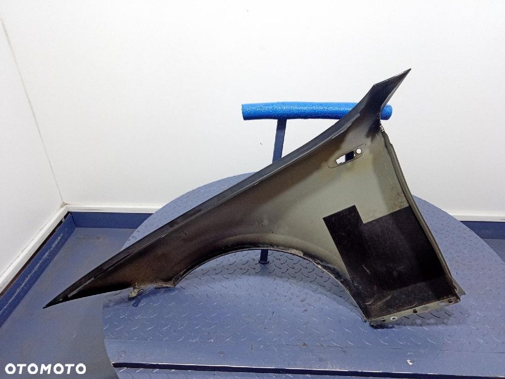 BMW 1 E87 E81 LCI LIFT BŁOTNIK PRZÓD PRAWY 668 SCHWARZ II - 3