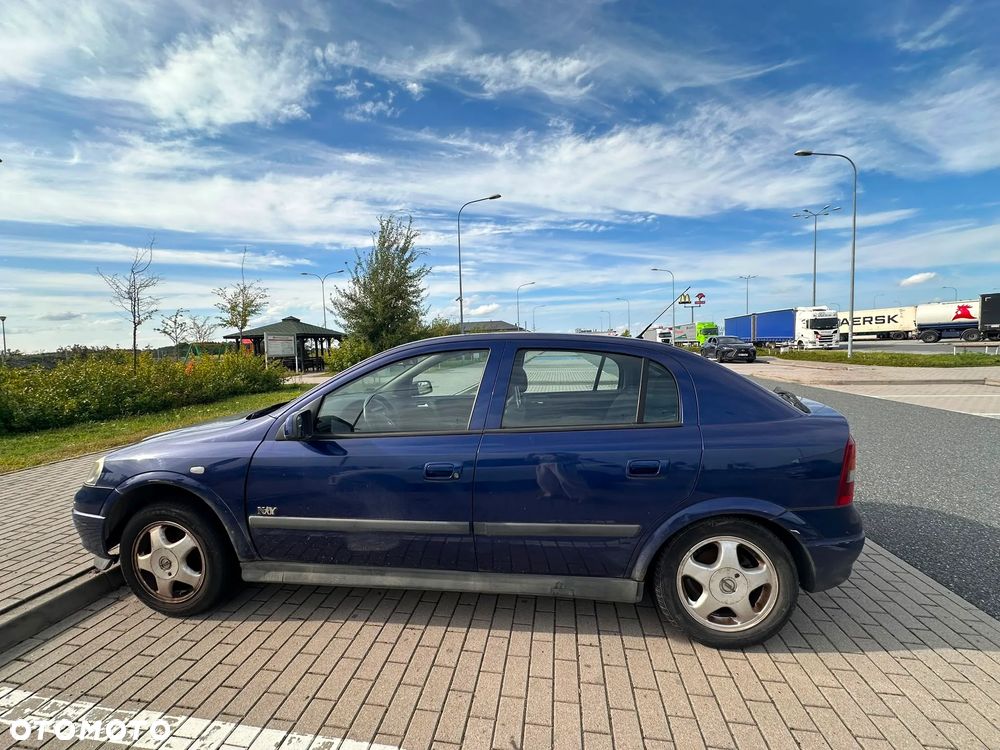 Opel Astra 1.6 NJoy - 6