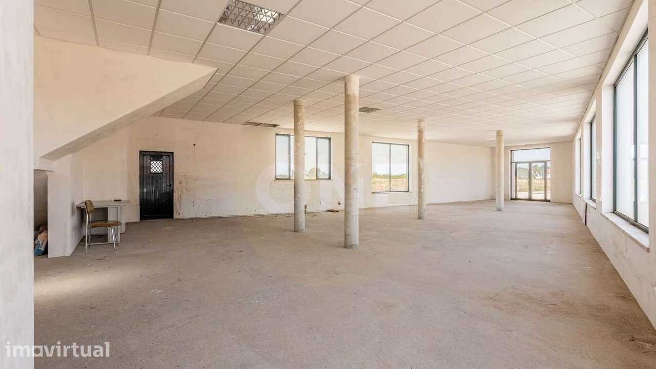 Prédio Propriedade Horizontal | Loja + Habitação | Foros de Salvaterra - Grande imagem: 5/42