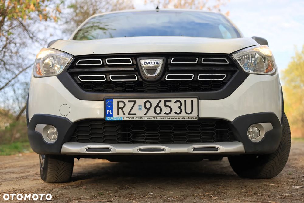 Dacia Lodgy 1.6 SCe Stepway S&S - 3