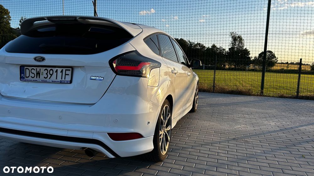 Ford Focus 1.5 EcoBoost ST-Line - 6