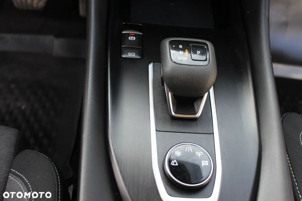 Nissan Qashqai ver-1-3-dig--t-mhev-4x4-tekna-xtronic - 18