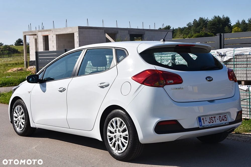 Kia Ceed 1.4 L - 8