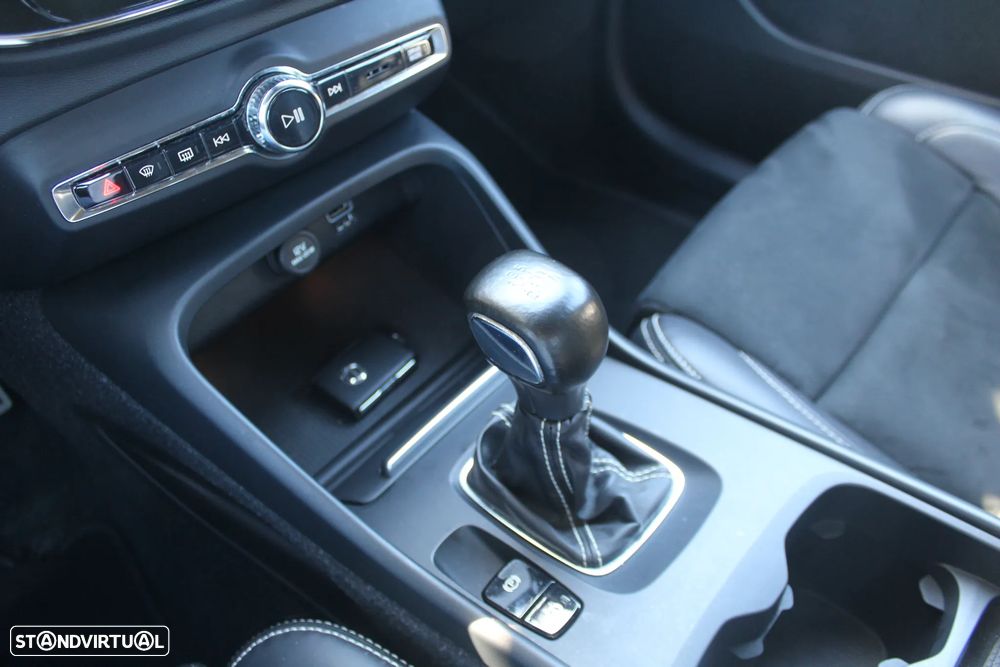 Volvo XC 40 - 18