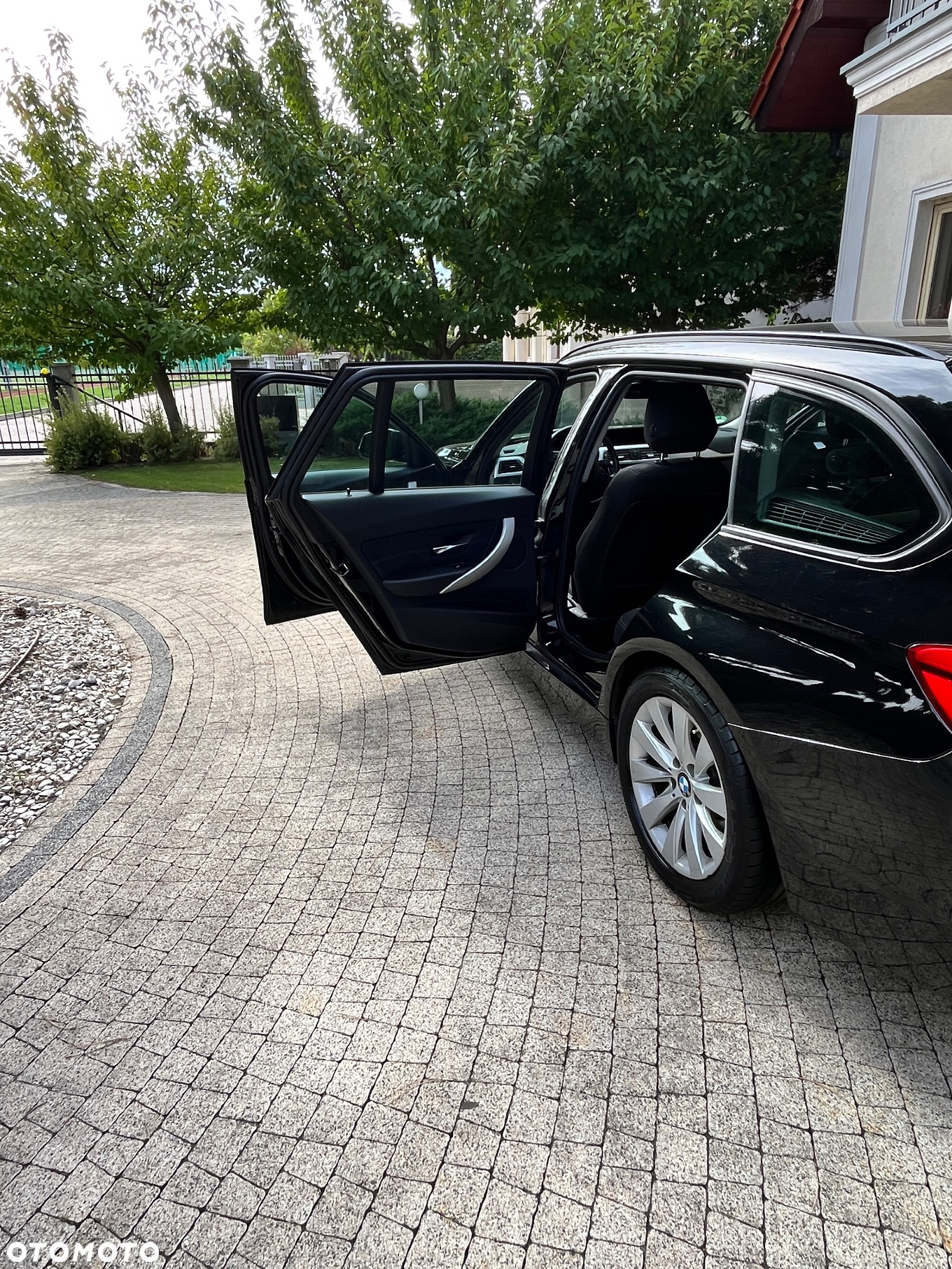BMW Seria 3 318d Touring - 3