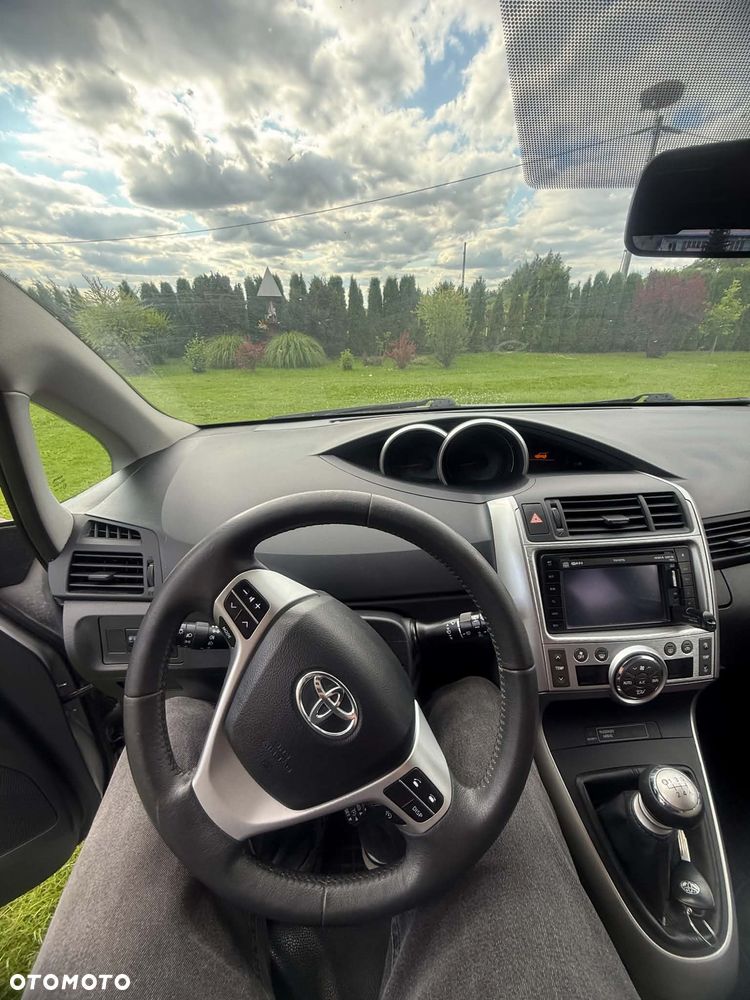 Toyota Verso 2011